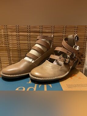 OTBT Pecan Biker wedges 8.5 M NWB